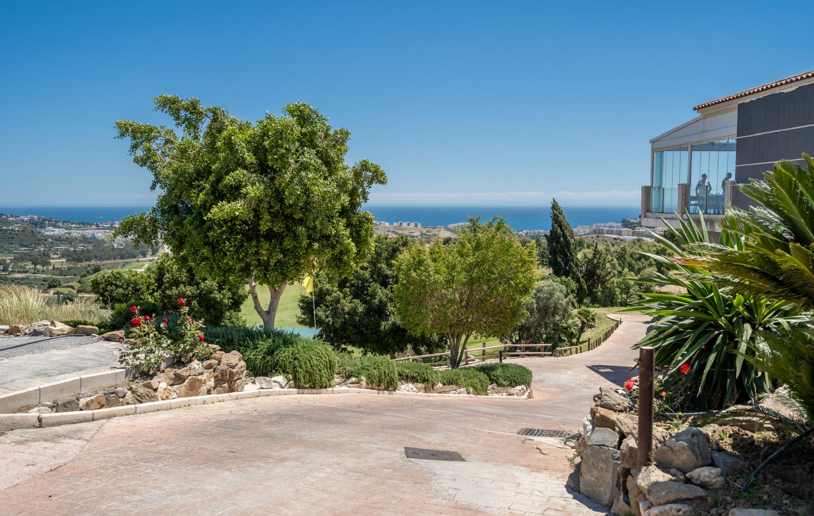 Výhled na okolí apartmánu v Mijas